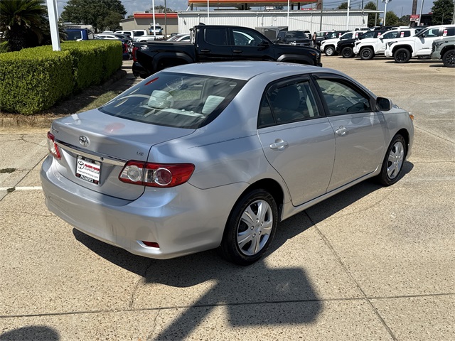 2012 Toyota Corolla LE photo 3