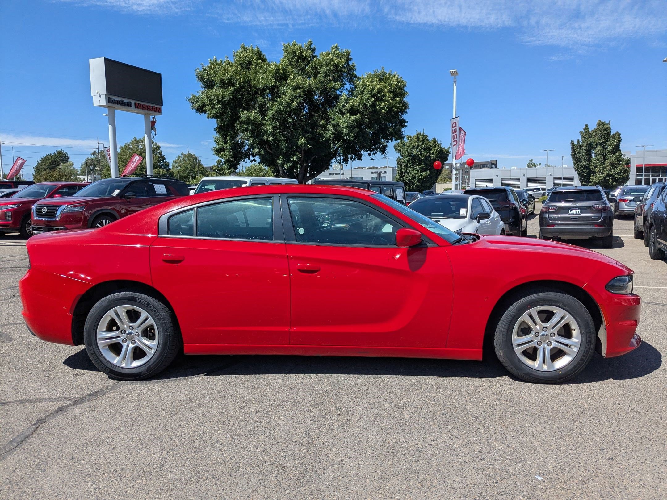 2021 Dodge Charger SXT photo 2