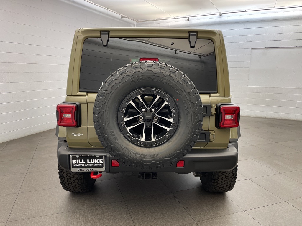 2025 Jeep Wrangler Rubicon photo 3