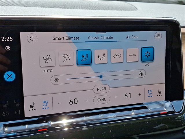 2025 Volkswagen Atlas SE Technology photo 13