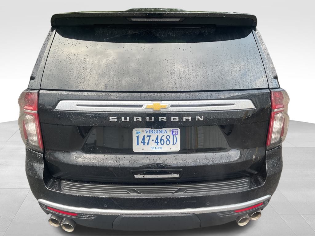 2024 Chevrolet Suburban High Country photo 3