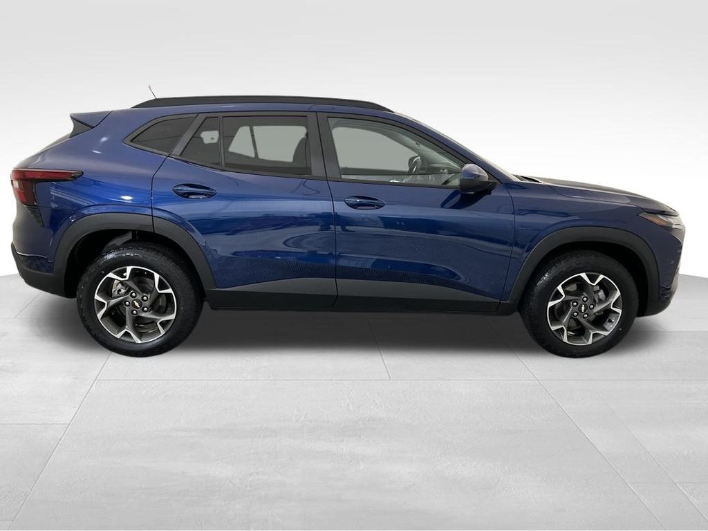 2024 Chevrolet Trax LT photo 11