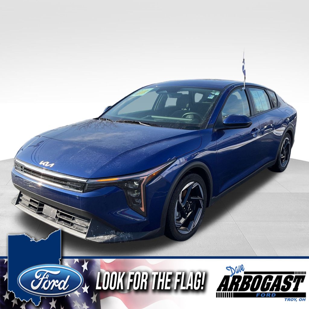 2025 Kia K4 EX's photo