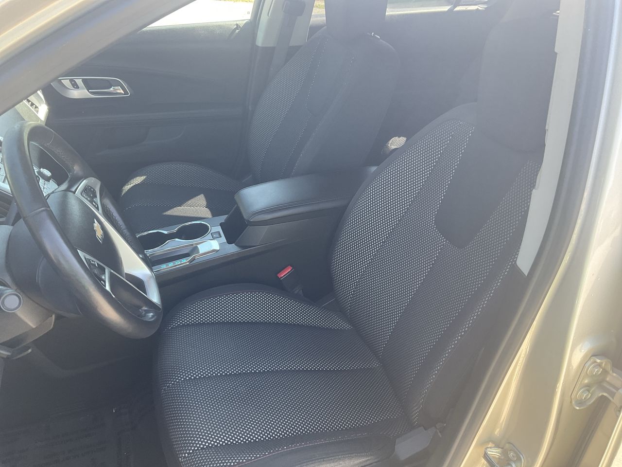 2016 Chevrolet Equinox LT photo 11