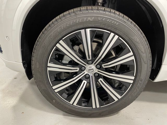 2025 Volvo XC90 Plus photo 8