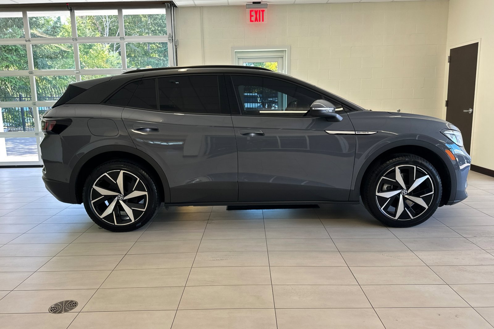 2023 Volkswagen ID.4 Pro S photo 2