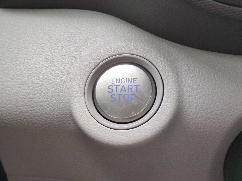 2025 Hyundai Venue SEL photo 20