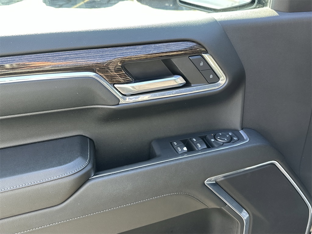 2024 GMC SIERRA - Image 19
