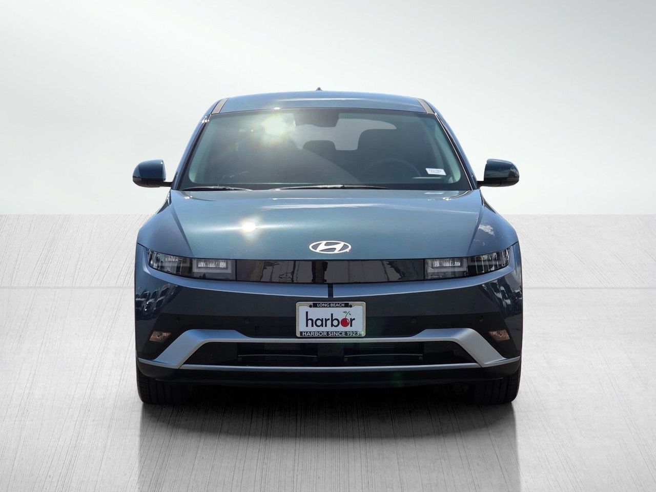 2025 Hyundai Ioniq 5 SE Standard Range photo 2