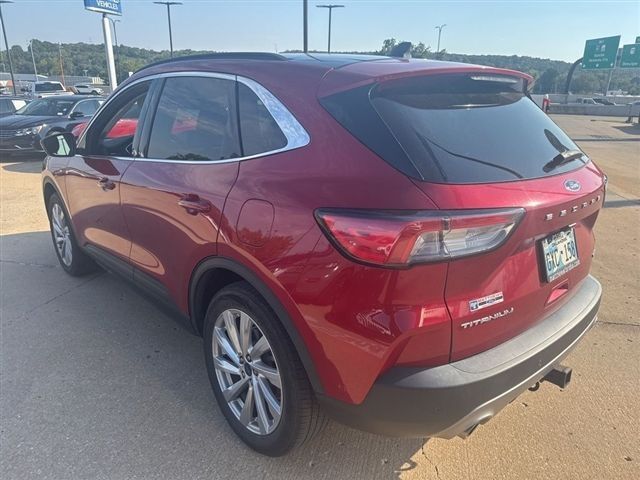 2021 Ford Escape Titanium photo 3