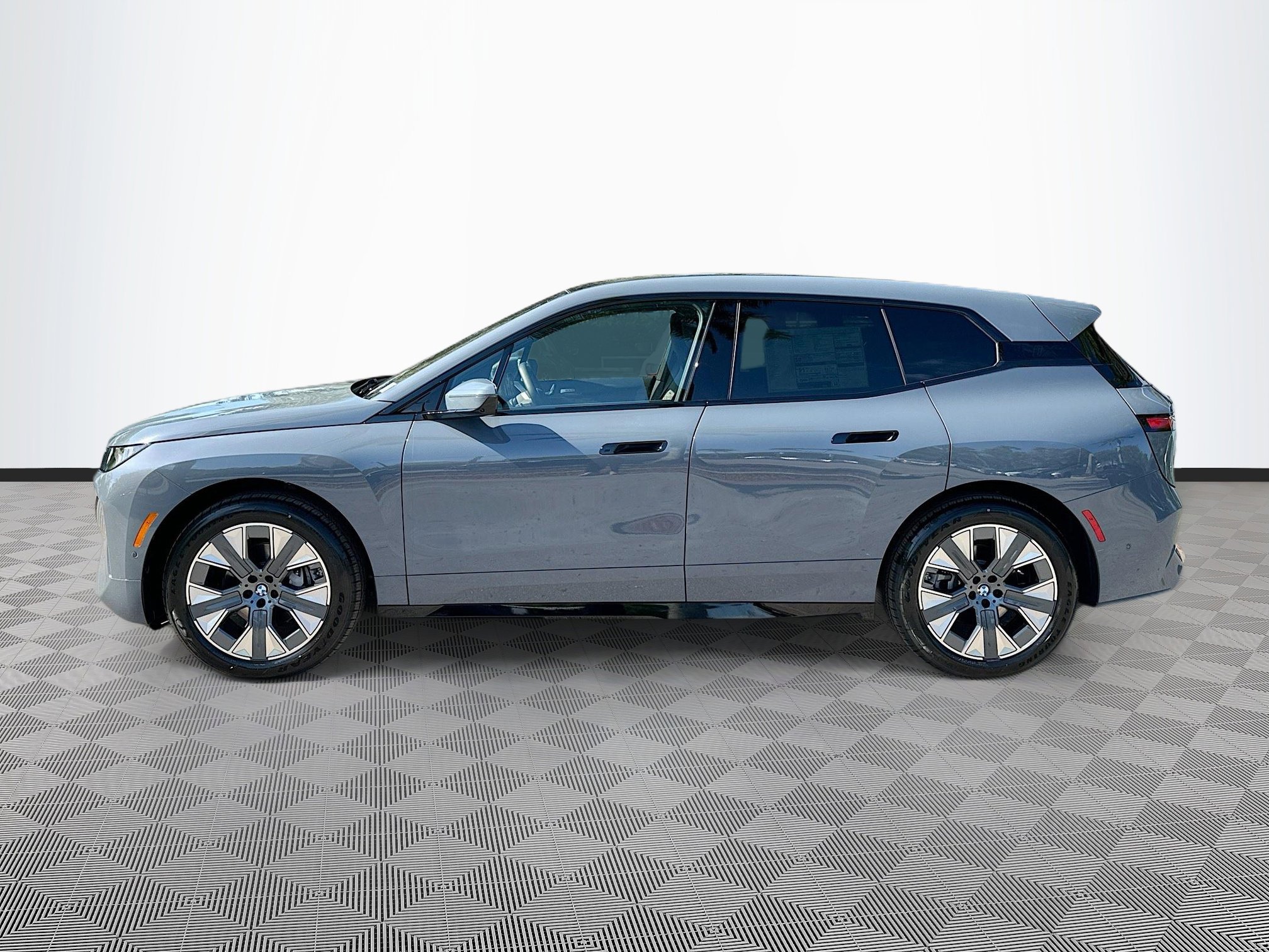 2026 Bmw iX photo 4