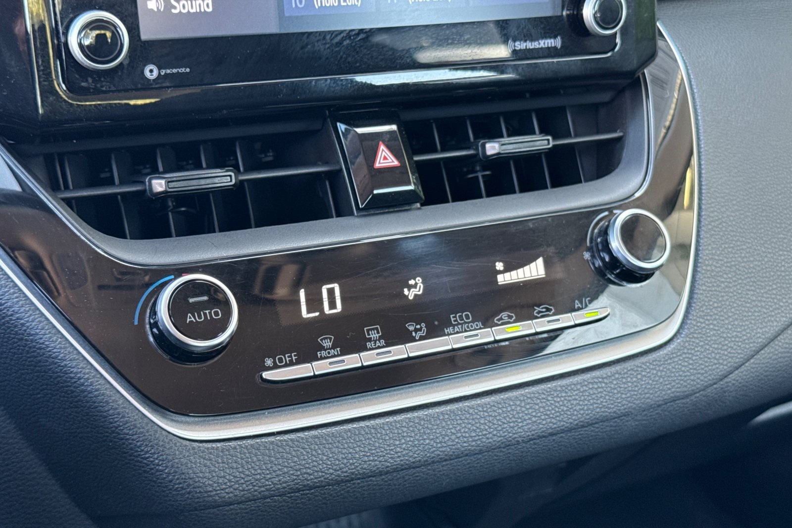 2022 Toyota Corolla LE photo 18