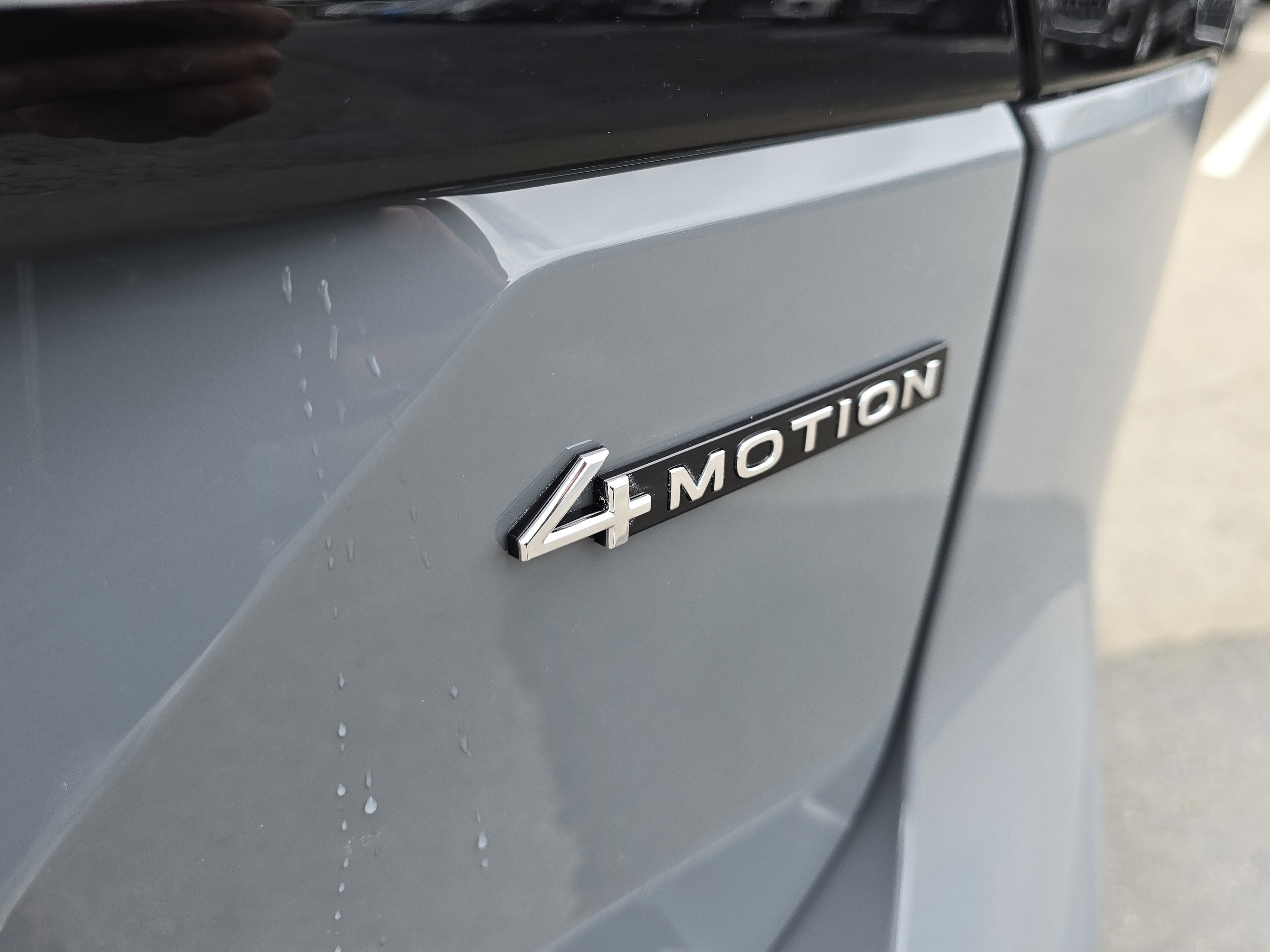 2025 Volkswagen Atlas Peak Edition SE photo 6