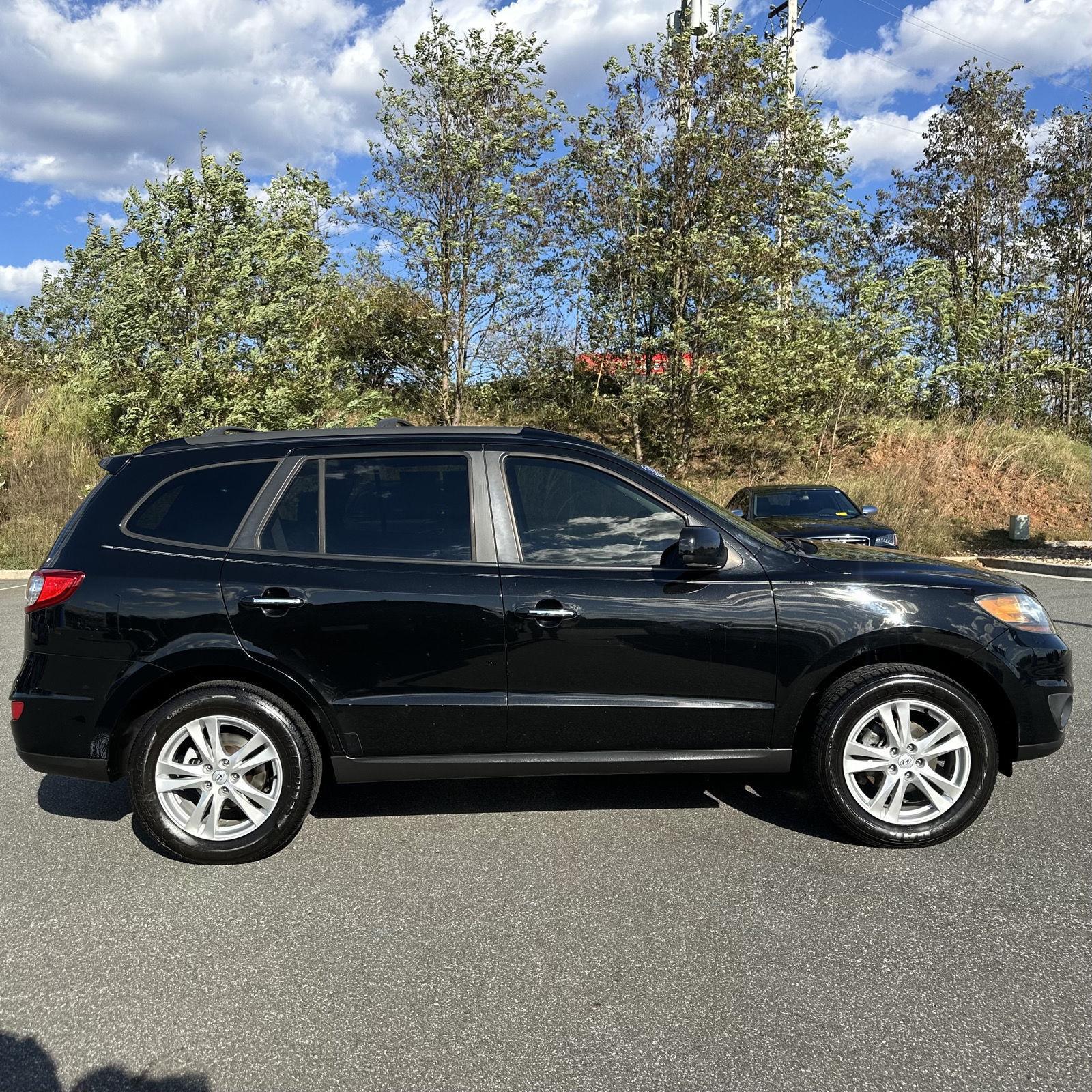 2011 Hyundai Santa Fe Limited photo 3