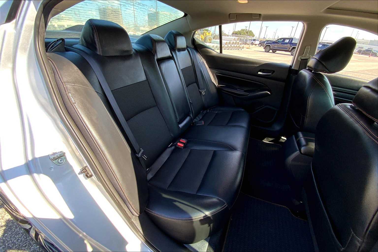 2020 Nissan Altima 2.5 SR photo 17
