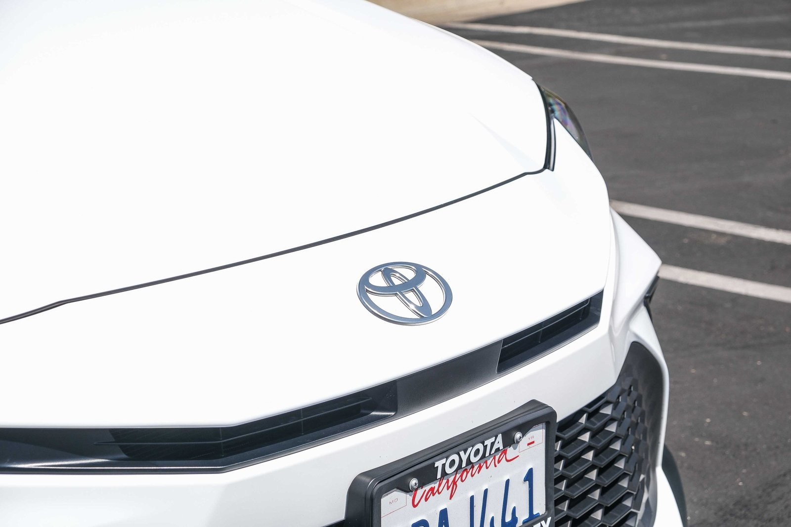 2025 Toyota Camry SE photo 4