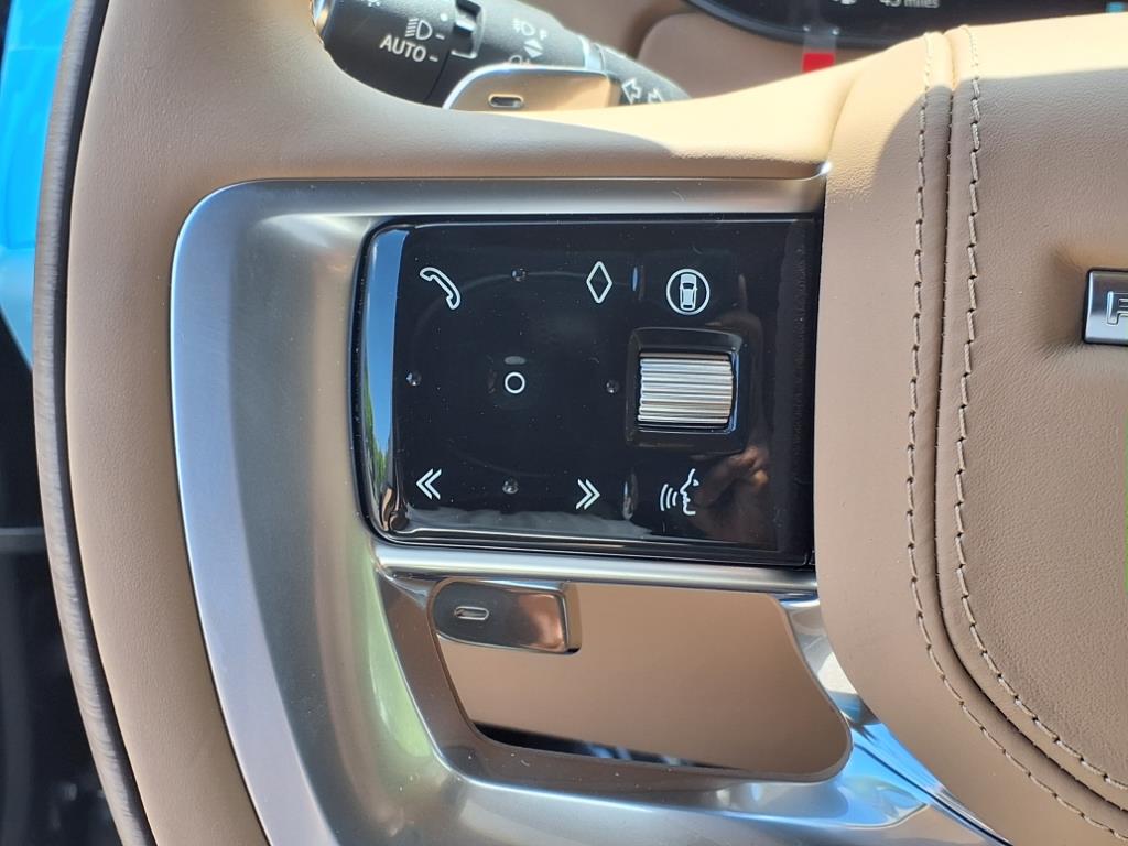 2025 Land Rover Range Rover SE photo 14