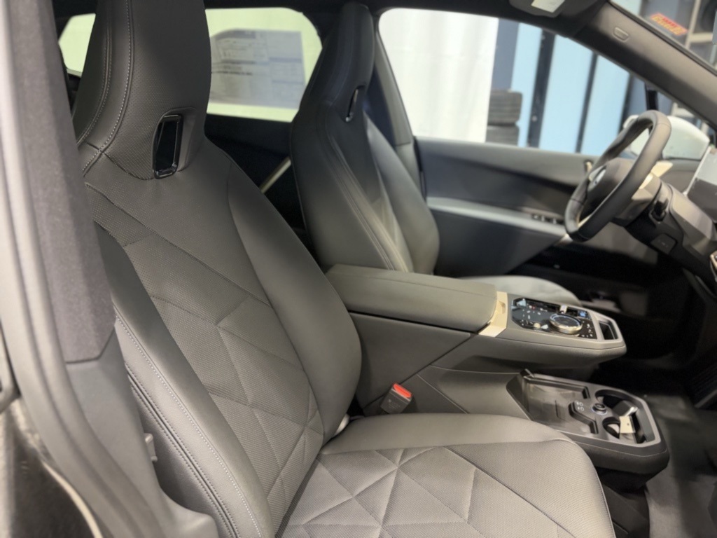 2025 Bmw iX photo 21