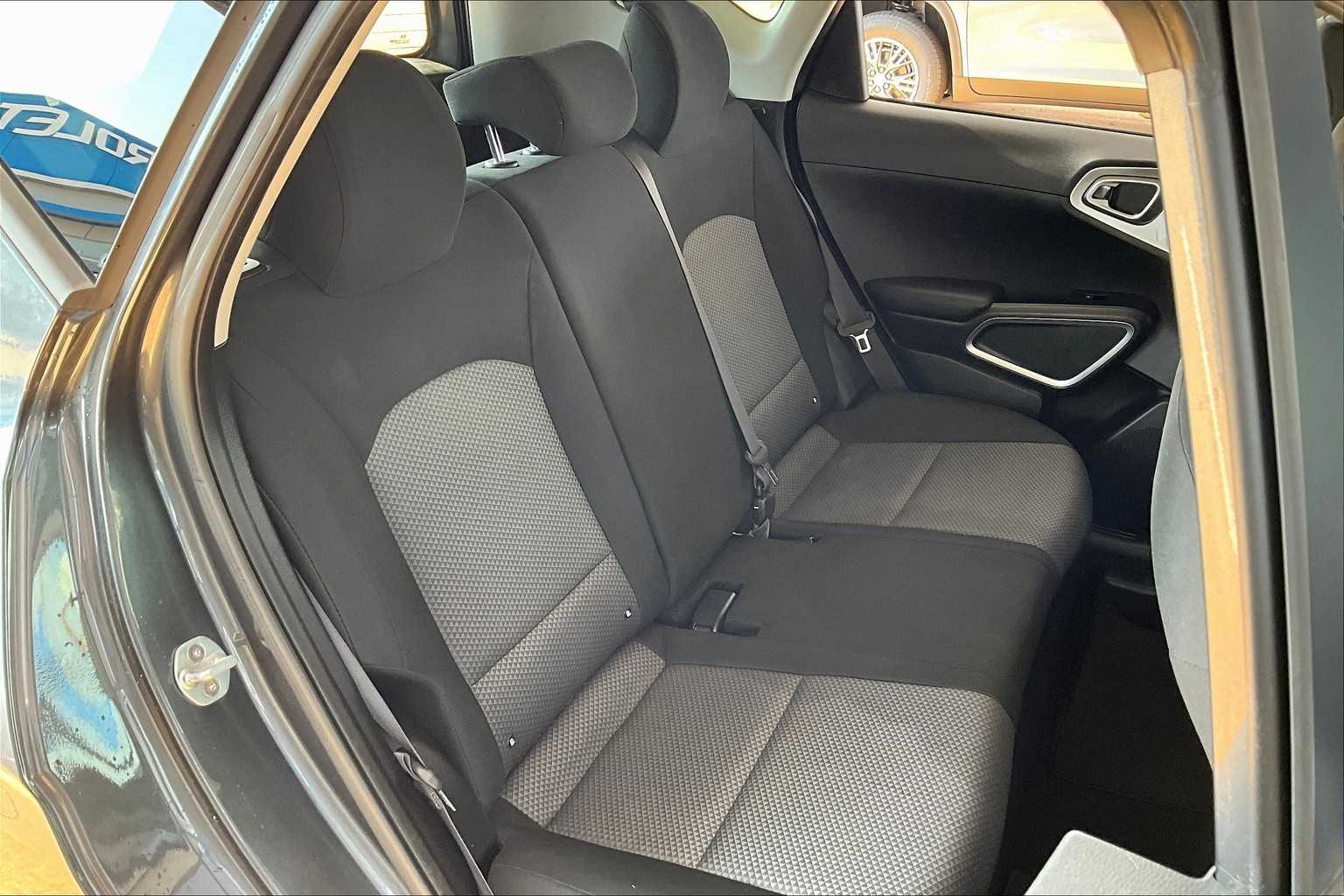 2020 Kia Soul LX photo 14