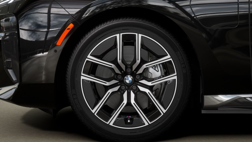 2025 Bmw 750e photo 32