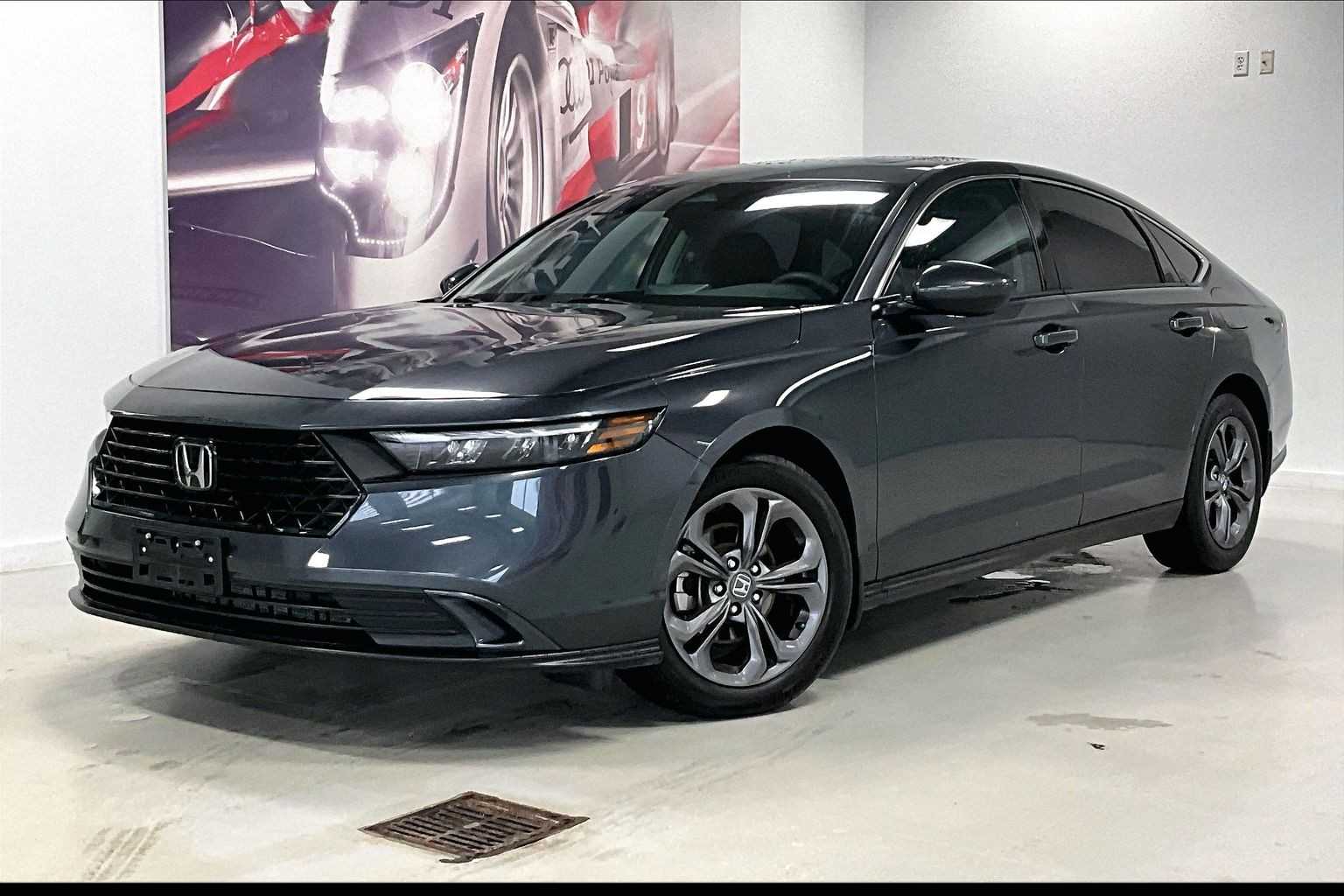 2023 Honda Accord EX's photo