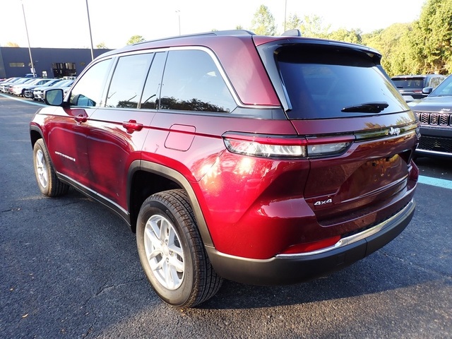 2025 Jeep Grand Cherokee Laredo X photo 3