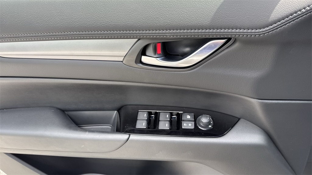 2025 Mazda CX-5 2.5 Select photo 38