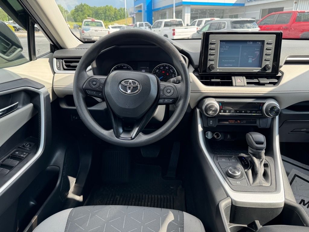 2022 Toyota RAV4 Hybrid XLE photo 11
