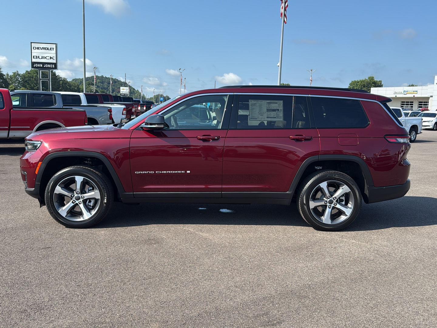 2025 Jeep Grand Cherokee Limited photo 3
