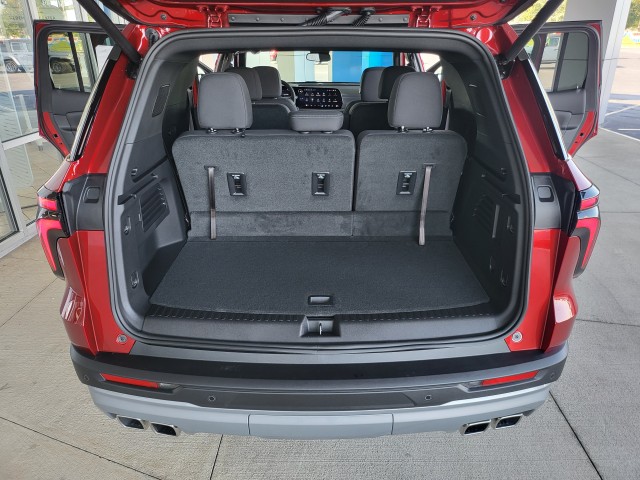 2025 Chevrolet Traverse photo 9