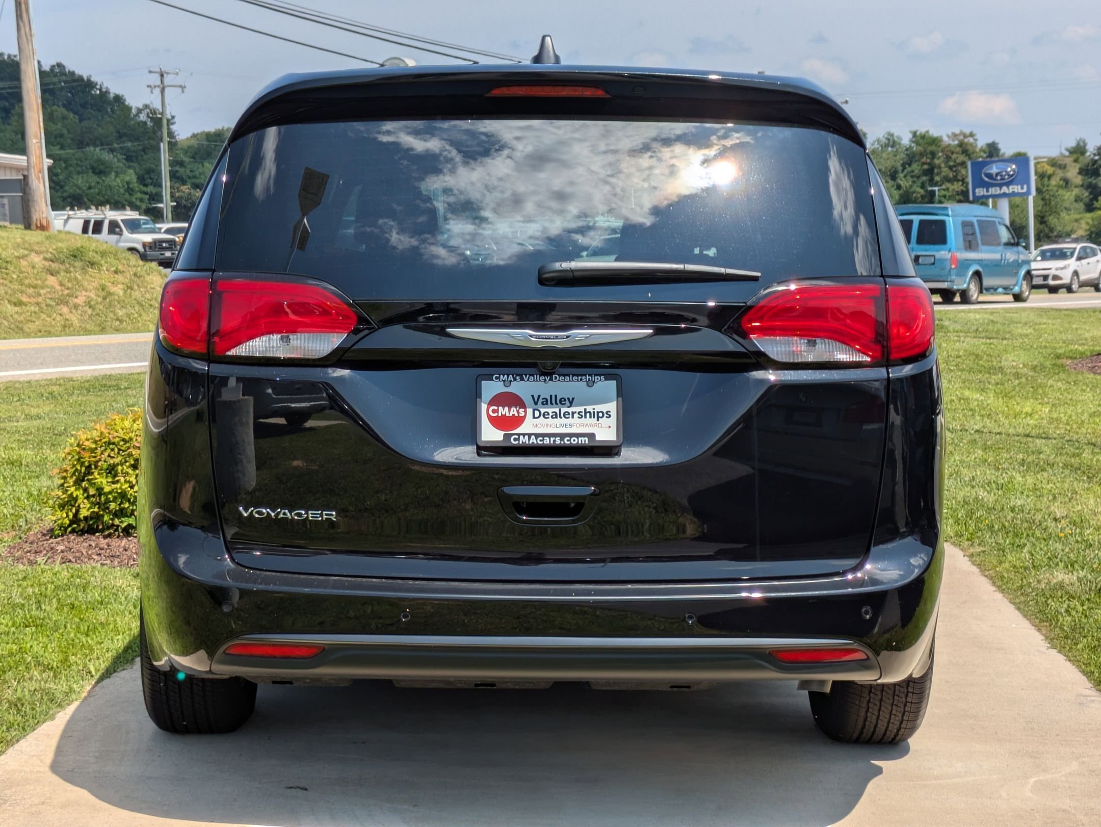 2025 Chrysler Voyager LX photo 6