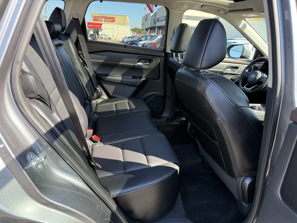 2023 Nissan Rogue SV photo 31