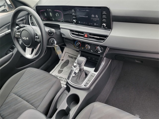 2024 Kia Seltos LX photo 18