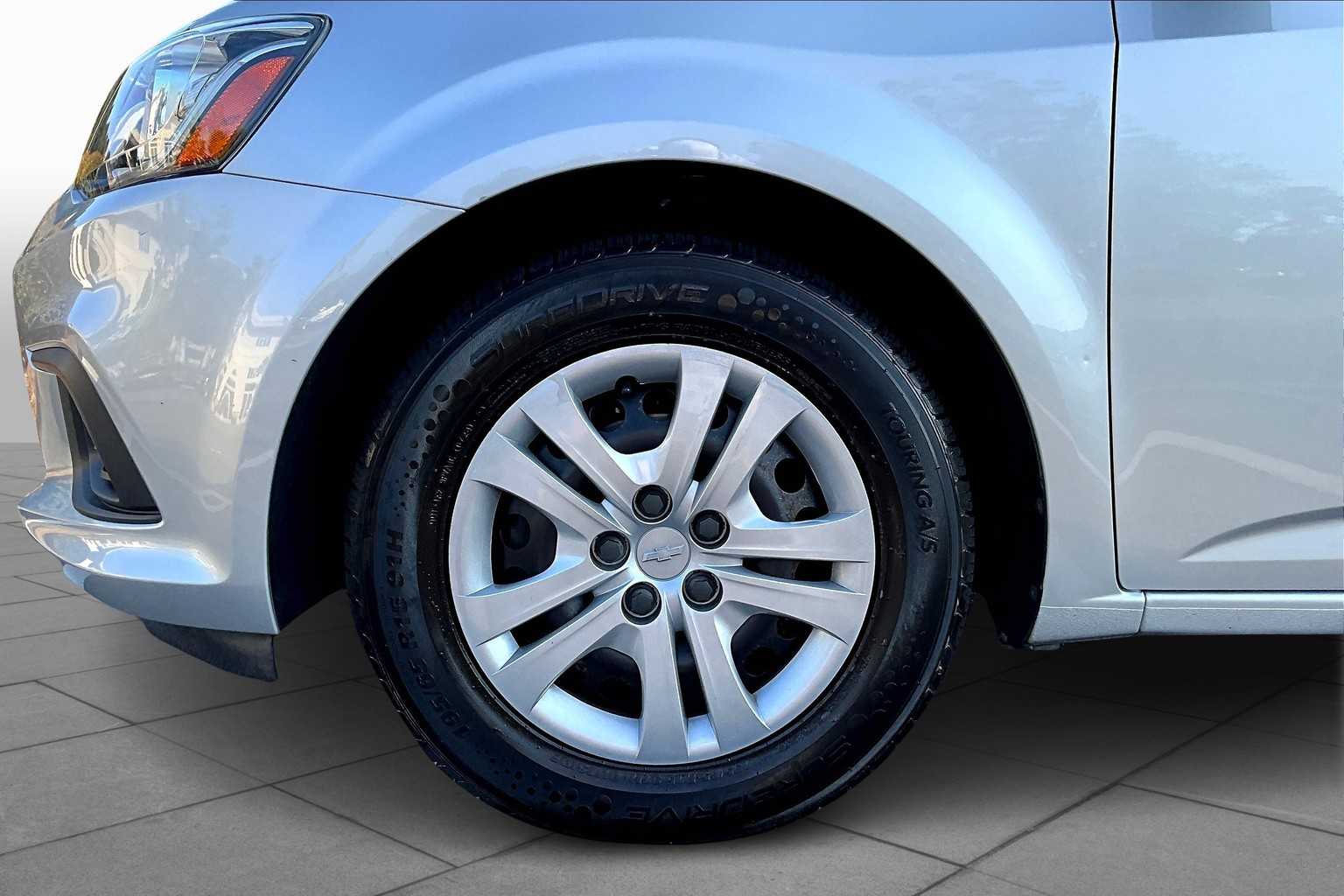 2020 Chevrolet Sonic LT photo 9