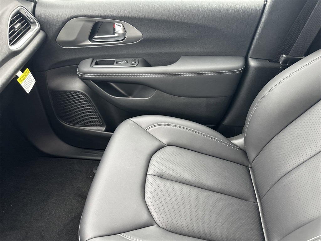 2025 Chrysler Voyager LX photo 30
