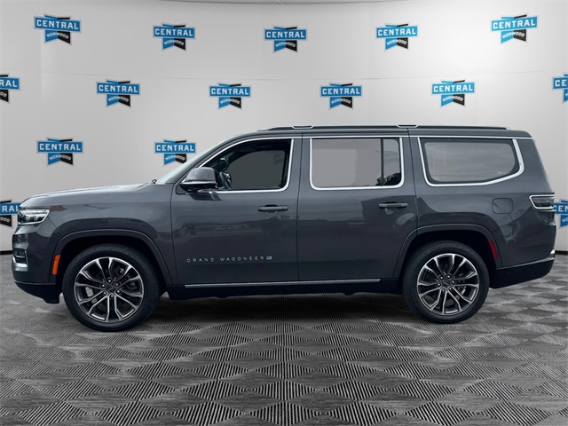2022 Jeep Grand Wagoneer III photo 2