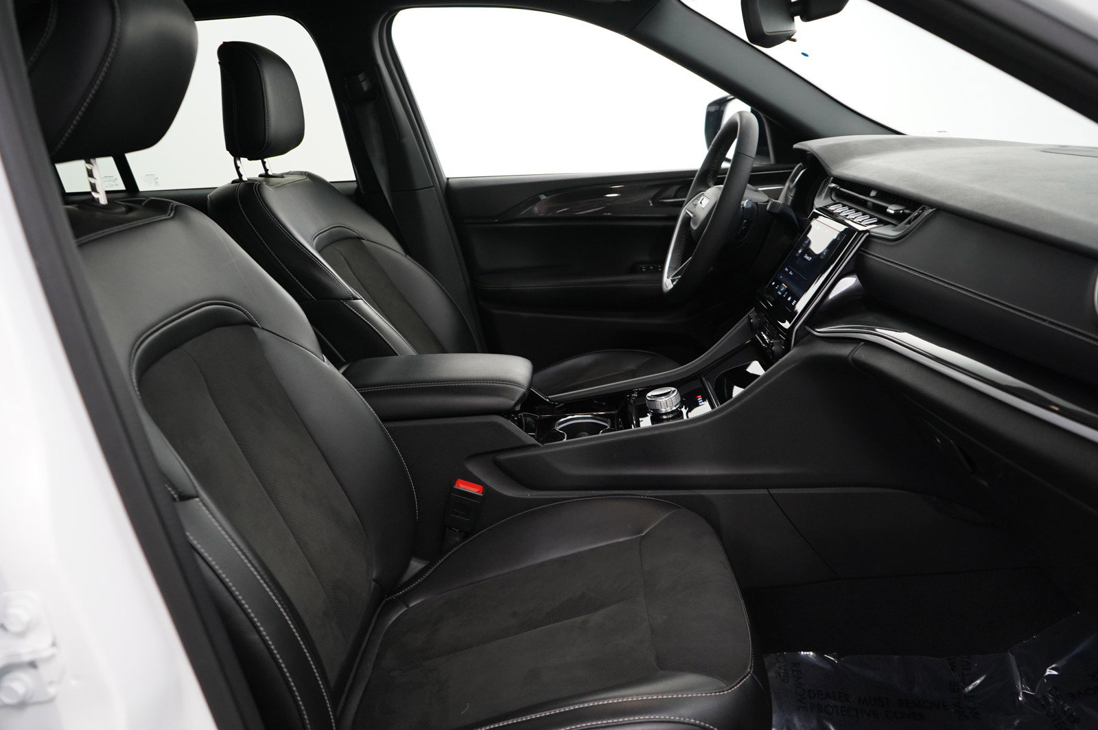 2023 Jeep Grand Cherokee Laredo Altitude photo 10
