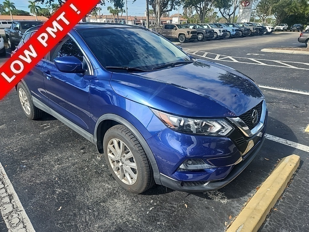 2020 Nissan Rogue Sport S's photo