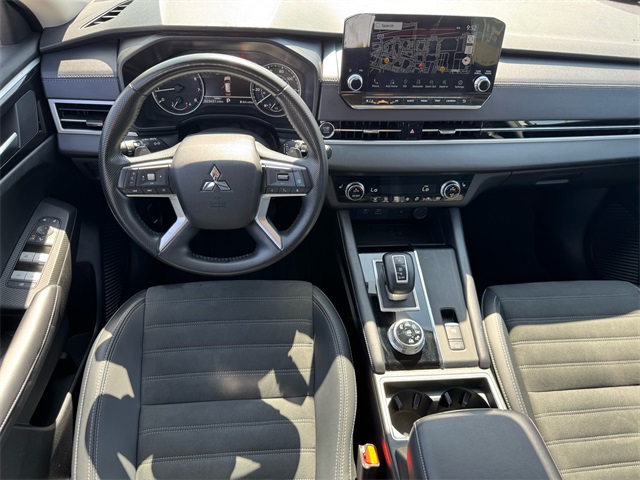 2024 Mitsubishi Outlander SE photo 12