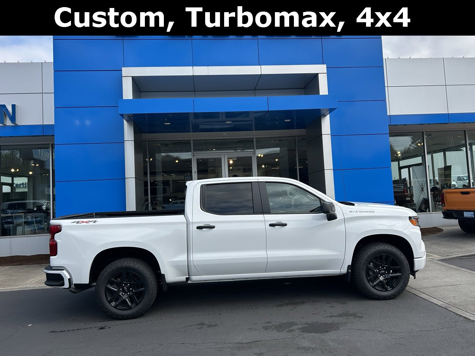 2025 Chevrolet Silverado 1500 Custom photo 3