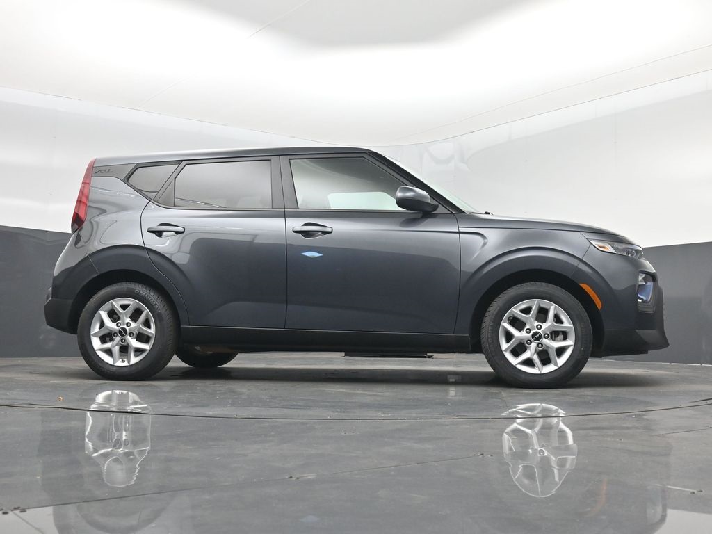 2022 Kia Soul LX photo 36