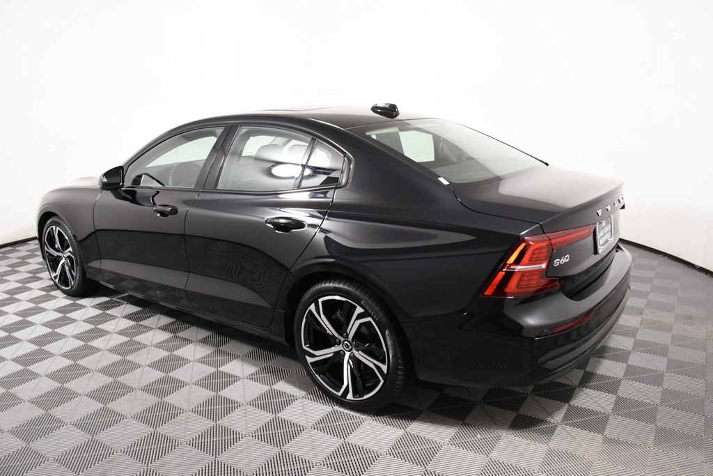 2024 Volvo S60 B5 Core photo 3