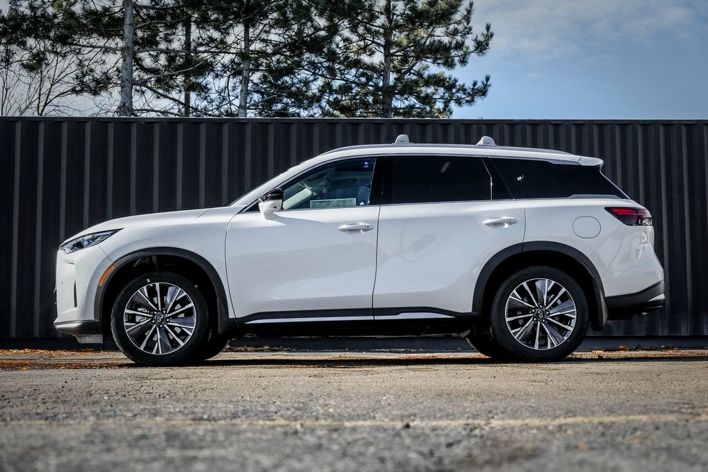 2026 Infiniti QX60 Luxe photo 2