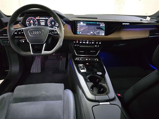 2023 Audi e-tron GT Premium Plus photo 4