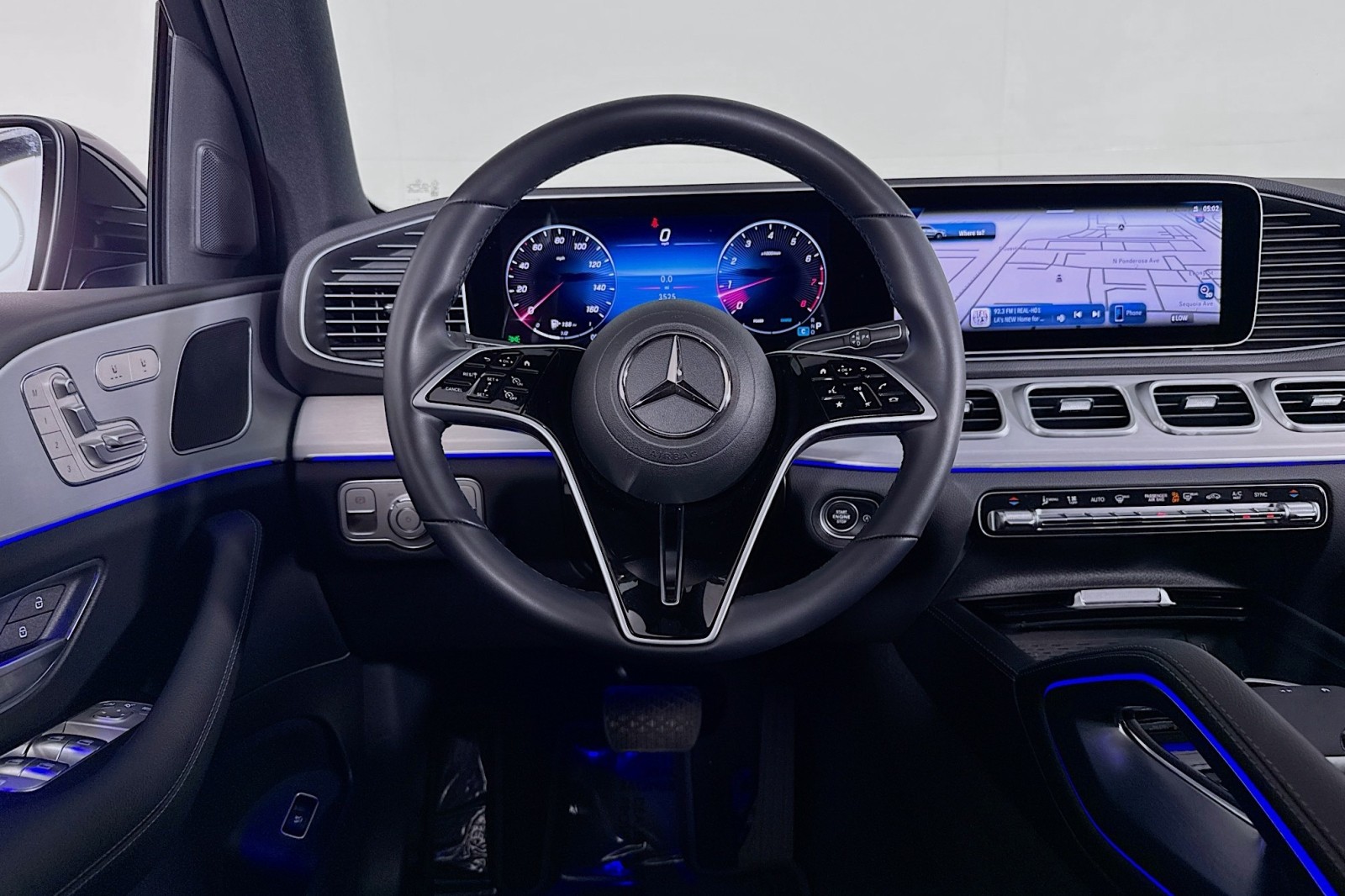 2025 Mercedes Benz GLE 450 4MATIC photo 4