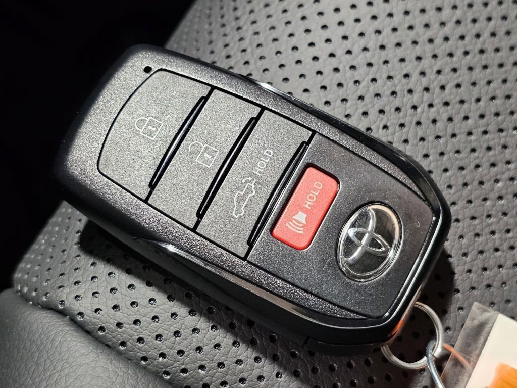 2025 Toyota Tacoma Limited photo 33