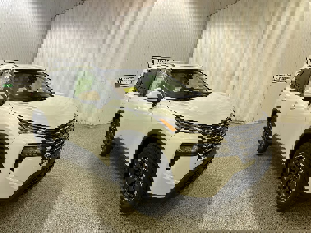 2026 Nissan Rogue SV's photo