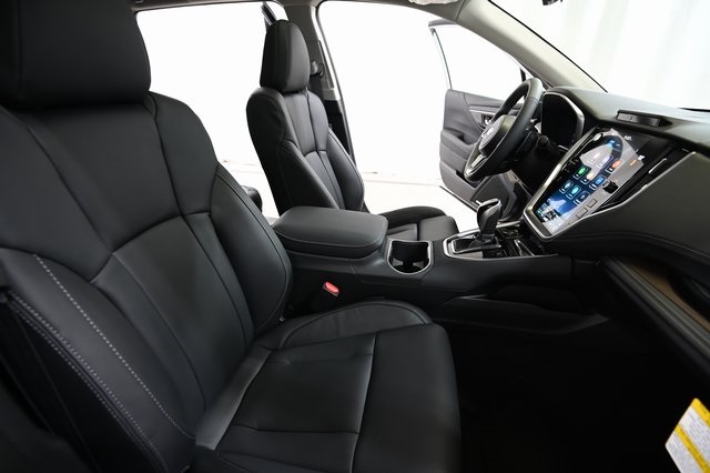 2025 Subaru Outback Touring photo 18