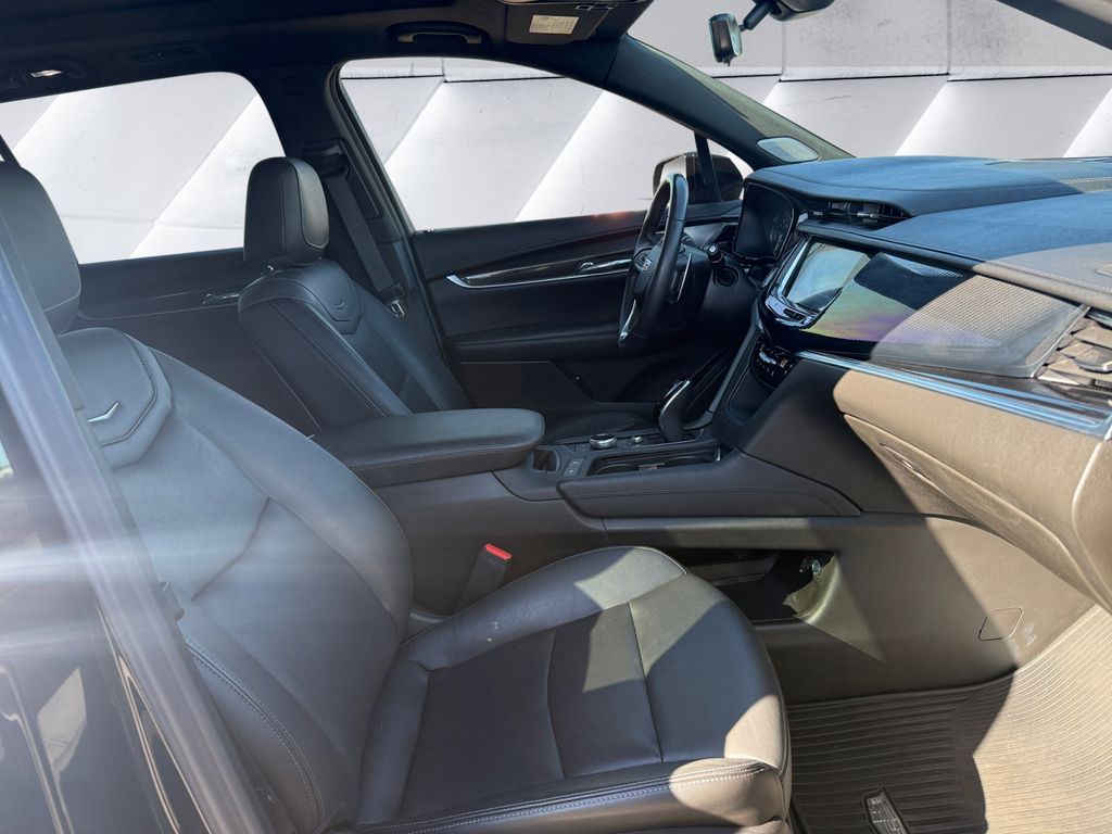 2023 Cadillac XT6 Sport photo 12