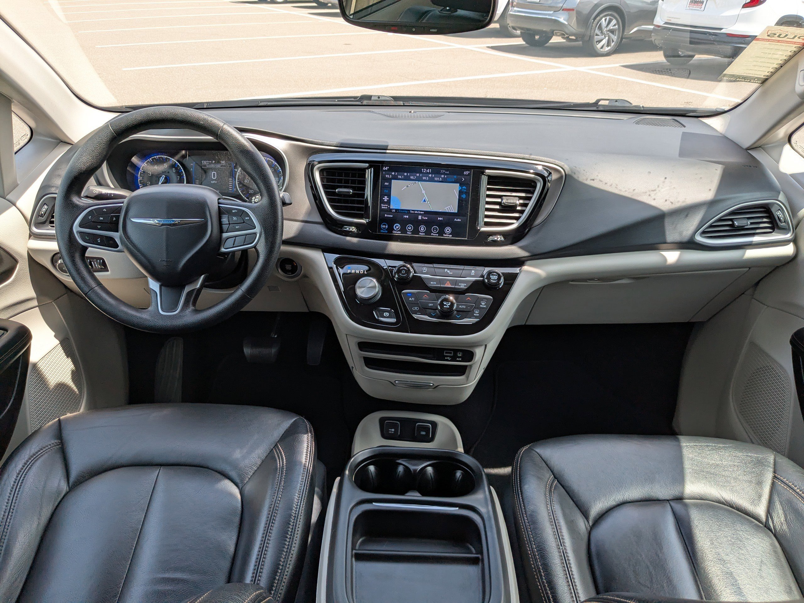 2020 Chrysler Pacifica Touring photo 15